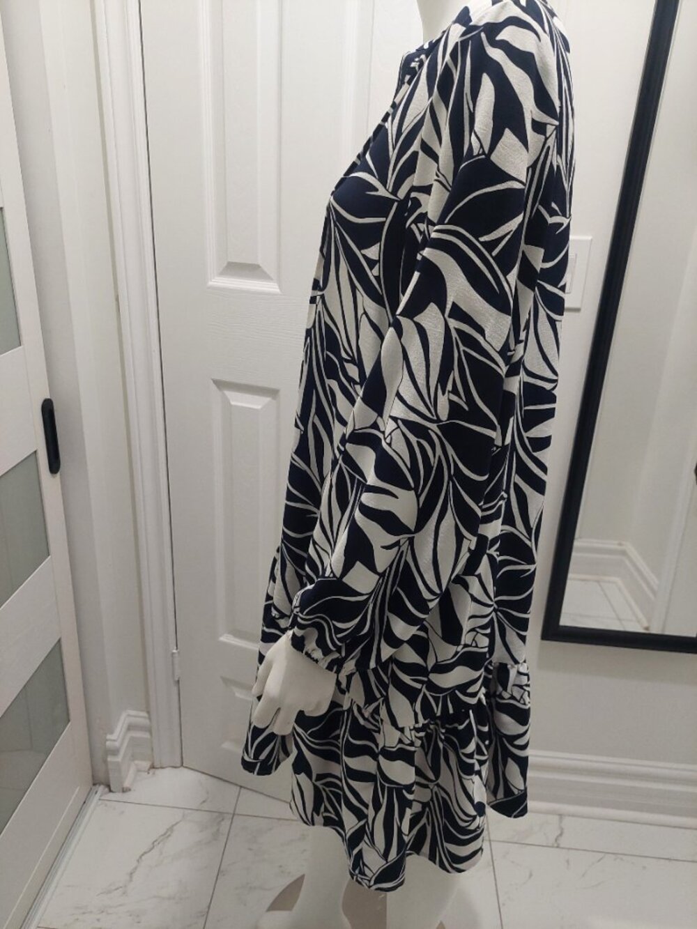 Rachel Zoe Navy White Abstract Palm Tiered Tunic Dress L EUC - Picture 5 of 6